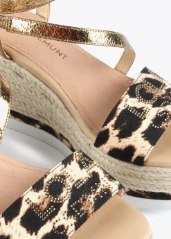 Sandalia cuña animal print