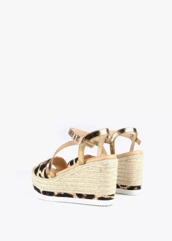 Sandalia cuña animal print