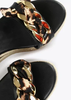 Sandalia cuña con estampado animal