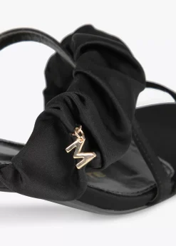 Sandalia de tacón con fruncido