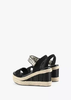 Sandalia negra tipo cuña