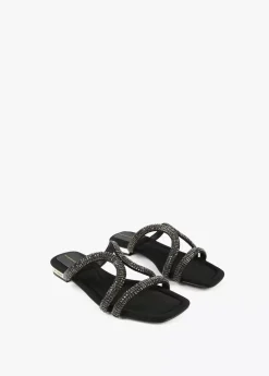 Sandalia plana con pedreria