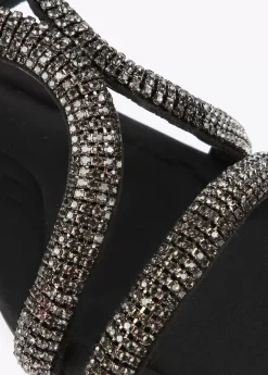 Sandalia plana con pedreria