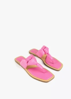 Sandalia plana de dedo