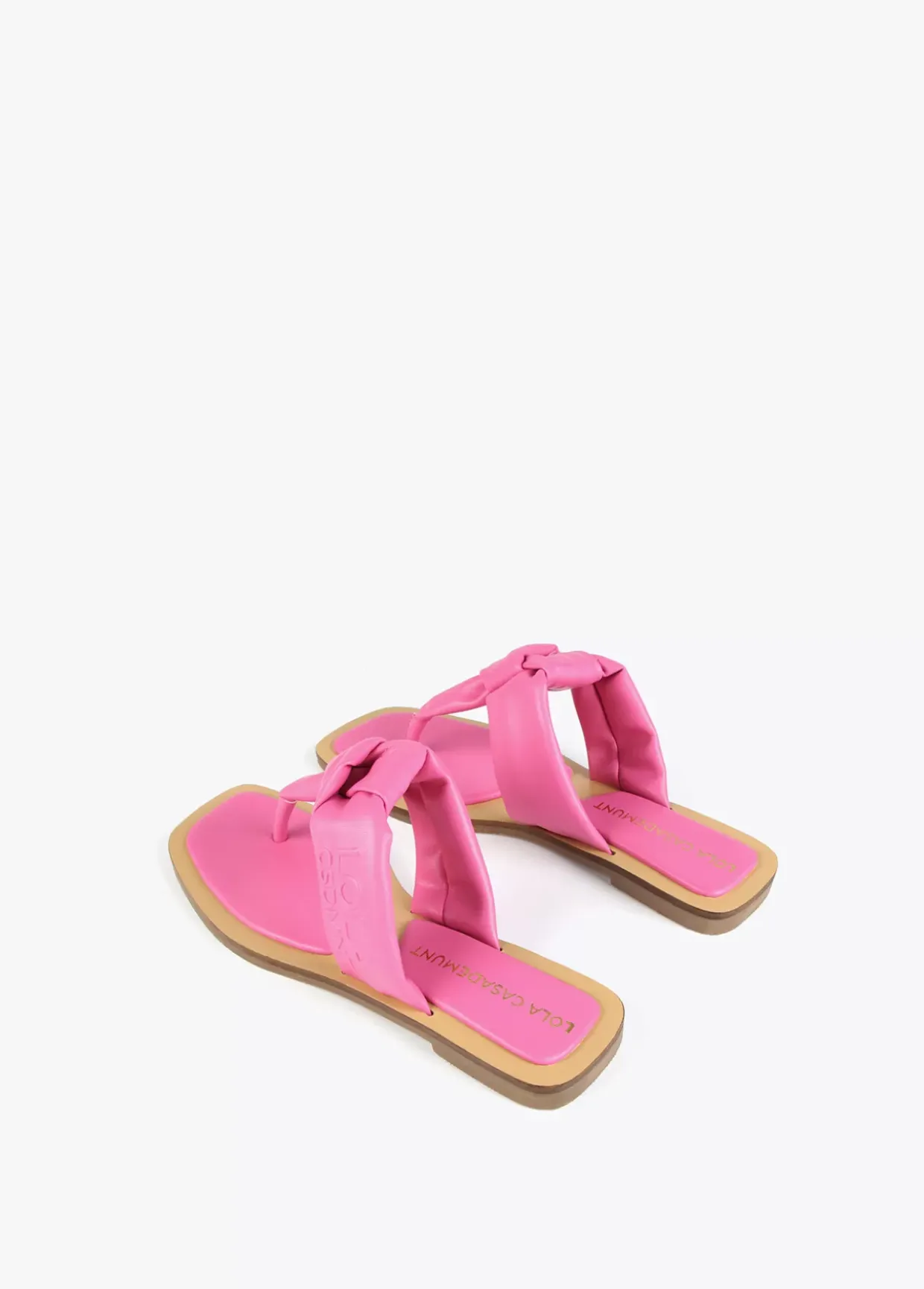 Sandalia plana de dedo