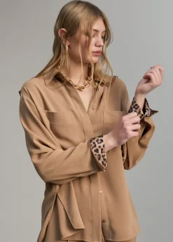 Sobre camisa bolsillos