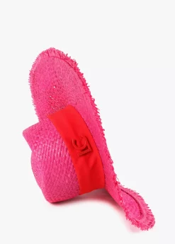 Sombrero con ala ancha