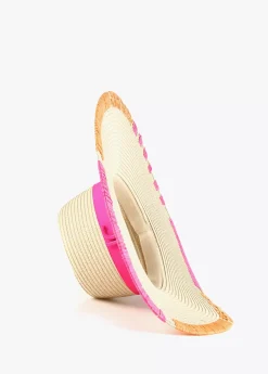 Sombrero efecto ráfia y bordados