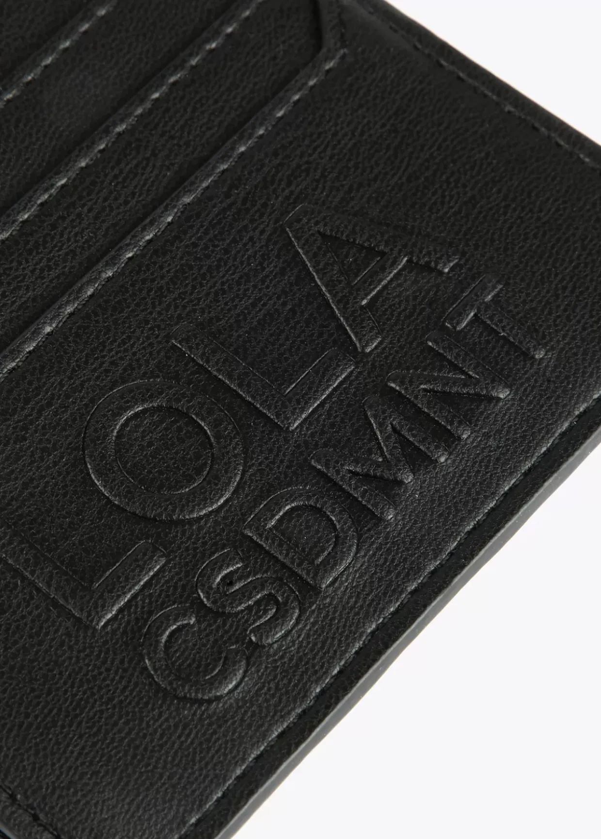 Tarjetero logo con relieve