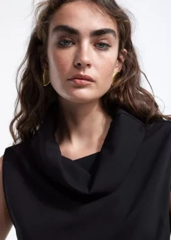 Top cuello desbocado