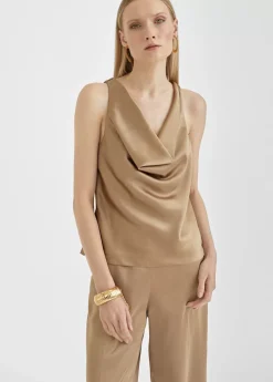 Top satinado con drapeado