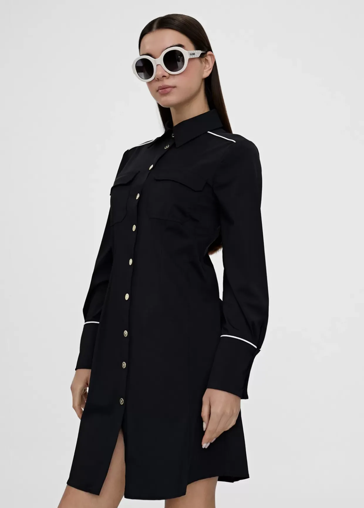 Vestido corto camisero ceñido