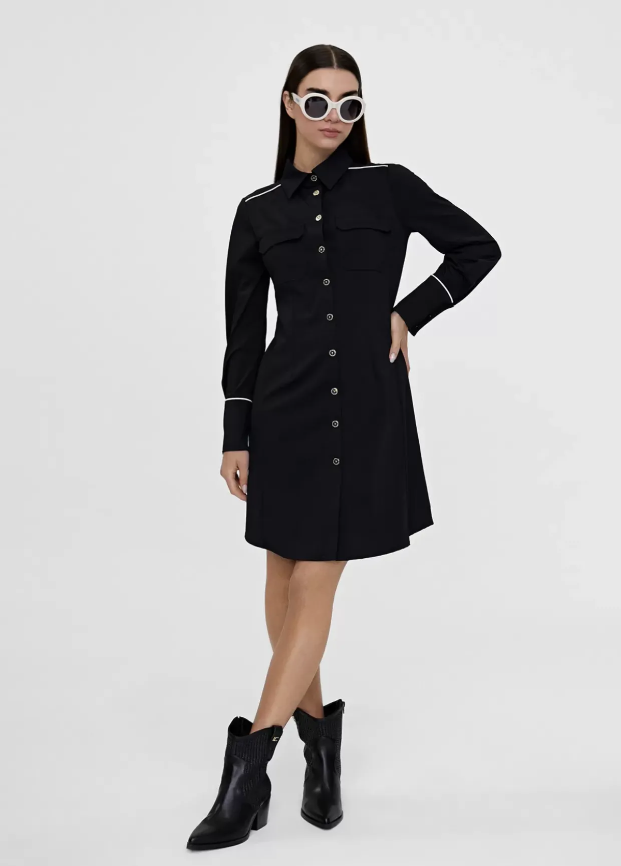 Vestido corto camisero ceñido