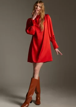 Vestido corto satinado