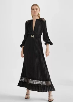 Vestido largo plisado y encaje