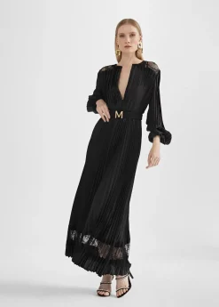 Vestido largo plisado y encaje