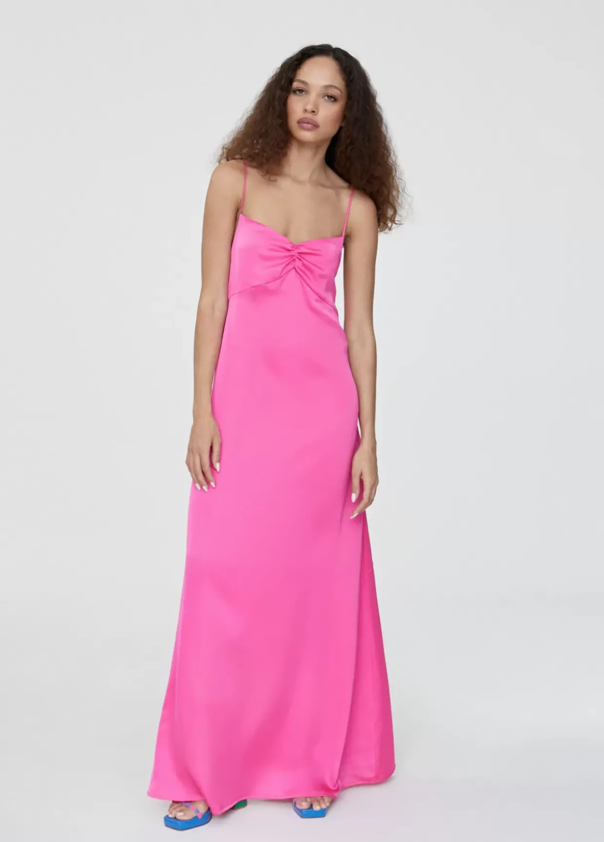 Vestido largo tipo lencero