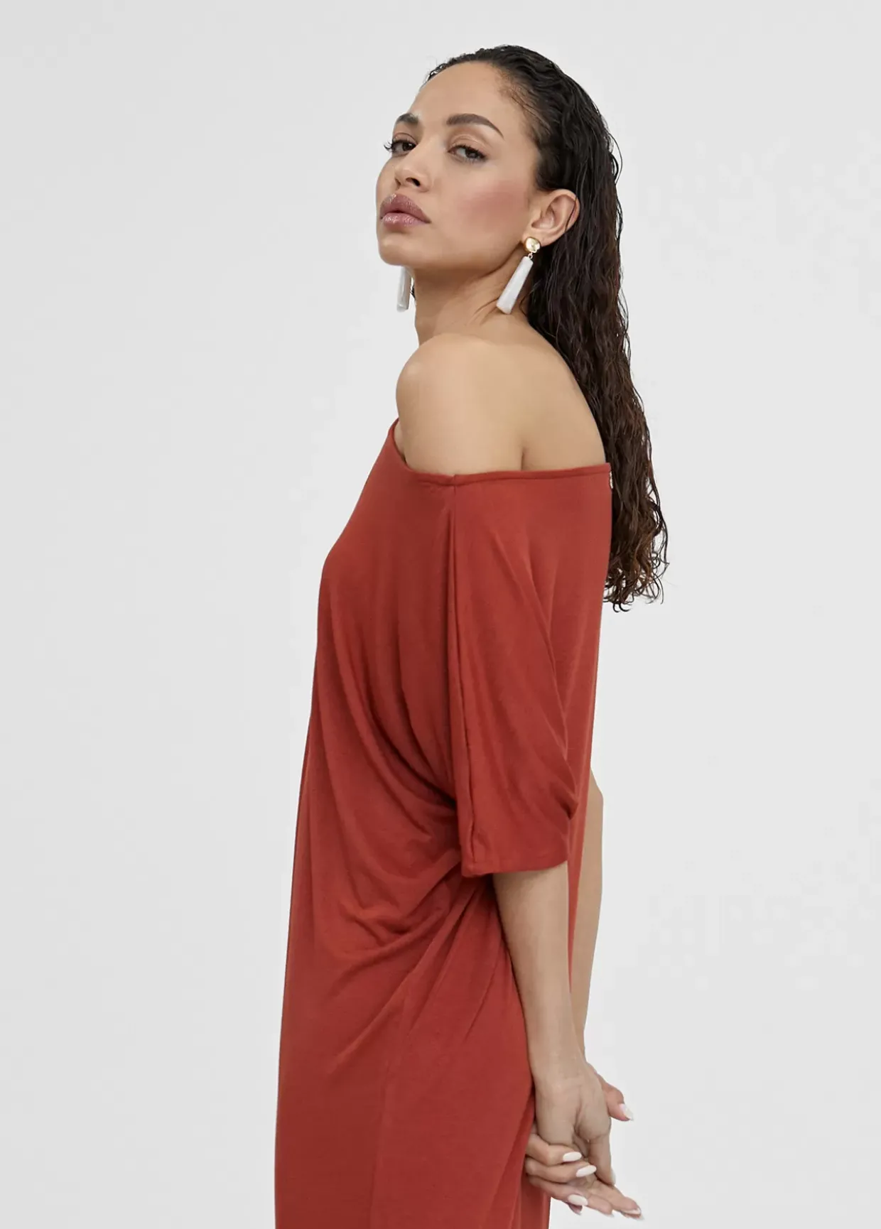 Vestido midi fruncido