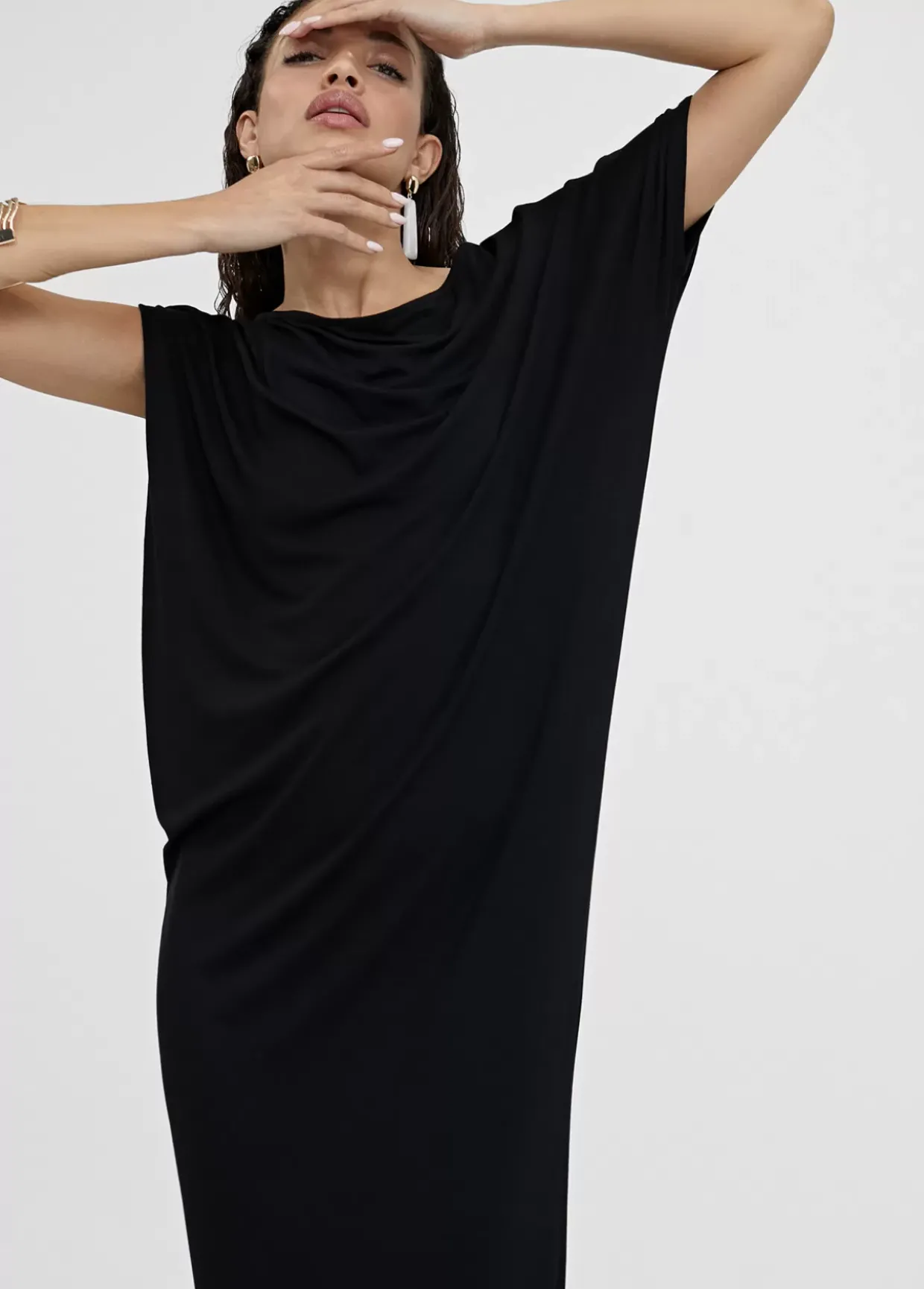 Vestido midi fruncido