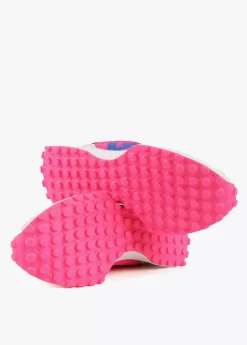 Zapatillas deportivas azul y rosa flúor