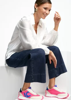 Zapatillas deportivas azul y rosa flúor